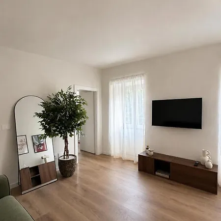 Cucu Sea Apartment *